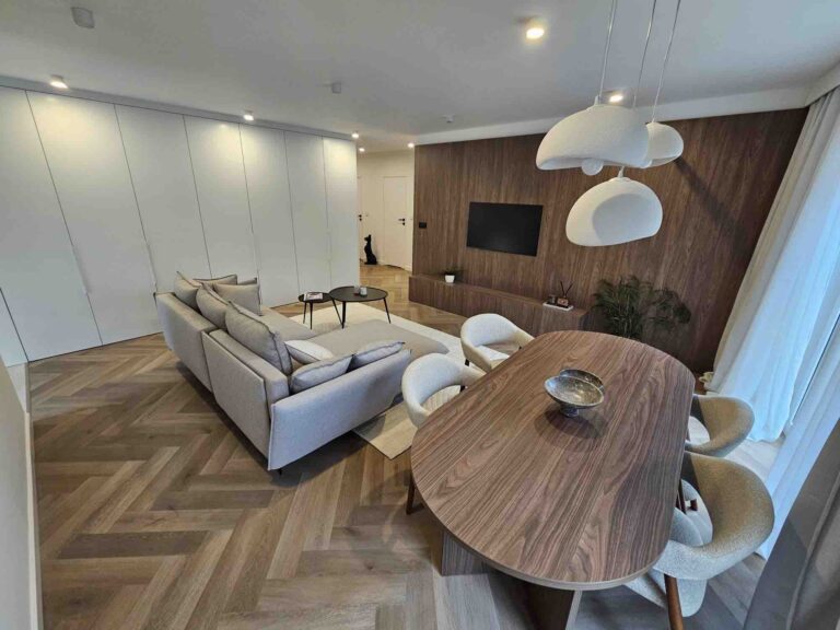 Zabudowa salonu - wybrana realizacja mebli na wymiar w obszarze Tychy